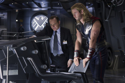 

Movie The Avengers Chris Hemsworth HD Wallpaper Background Paper Print(12 inch X 18 inch, Rolled)