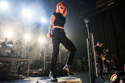 

Akhuratha Music Hayley Williams Singers United States Wall Poster Fine Art Print(12 inch X 18 inch, Rolled)