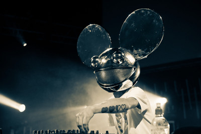

Akhuratha Music Deadmau5 Singers Canada Mau5head Live Show Concert Wall Poster Fine Art Print(12 inch X 18 inch, Rolled)
