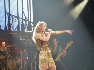 

Akhuratha Music Taylor Swift Singers United States Wall Poster Fine Art Print(12 inch X 18 inch, Rolled)