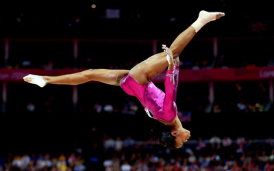 

Sports Gabby Douglas Athletics Gymnastics Jump Stop Action Olympics HD Wall Poster Paper Print(12 inch X 18 inch, Rolled)