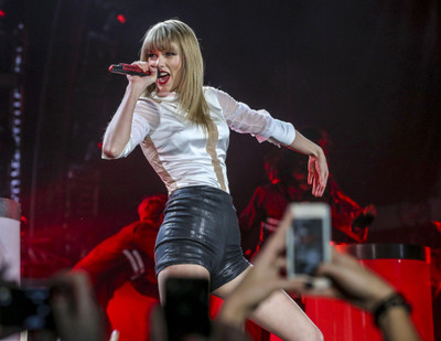 

Music Taylor Swift Singers United States Wall Poster Fine Art Print(12 inch X 18 inch, Rolled)