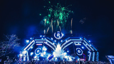 

Akhuratha Music Hardwell DJ Fireworks Concert Festival Ultra Music Festival Wall Poster Fine Art Print(12 inch X 18 inch, Rolled)