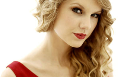 

Akhuratha Music Taylor Swift Singers United States Wall Poster Fine Art Print(12 inch X 18 inch, Rolled)