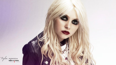 

Akhuratha Music Taylor Momsen Singers United States Wall Poster Fine Art Print(12 inch X 18 inch, Rolled)