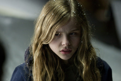 

Akhuratha Poster Movie Let Me In Chloë Grace Moretz HD Wallpaper Background Fine Art Print(12 inch X 18 inch, Rolled)