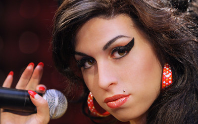 

Music Amy Winehouse Singers United Kingdom English Singer Wall Poster Fine Art Print(12 inch X 18 inch, Rolled)