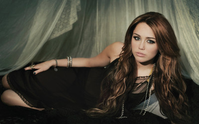 

Music Miley Cyrus Singers United States HD Wallpaper Background Fine Art Print(12 inch X 18 inch, Rolled)