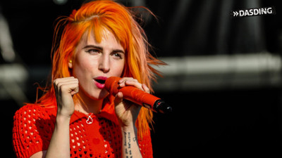 

Akhuratha Music Hayley Williams Singers United States Wall Poster Fine Art Print(12 inch X 18 inch, Rolled)
