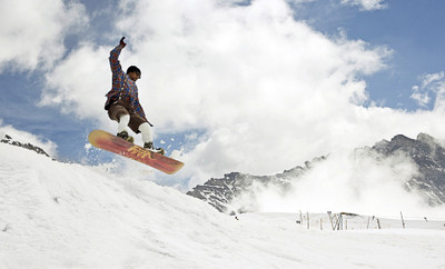 Sports Snowboarding HD Wall Poster Paper Print(12 inch X 18 inch, Rolled)