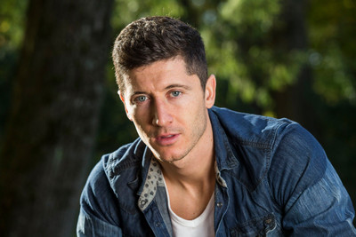 

Sports Robert Lewandowski Soccer Player Robert Lewandowski Polish HD Wall Poster Paper Print(12 inch X 18 inch, Rolled)