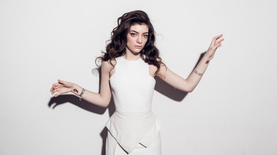 

Akhuratha Music Lorde Singers New Zealand Wall Poster Fine Art Print(12 inch X 18 inch, Rolled)