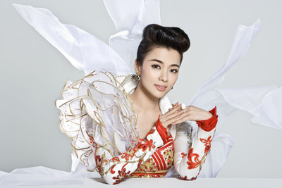 

Music Chén Sīsī Singers China Chen Sisi Chinese Fancy Dress Smile Wall Poster Fine Art Print(12 inch X 18 inch, Rolled)