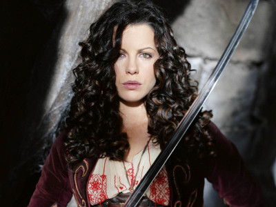

Akhuratha Poster Movie Van Helsing Kate Beckinsale Anna Valerious HD Wallpaper Background Fine Art Print(12 inch X 18 inch, Rolled)