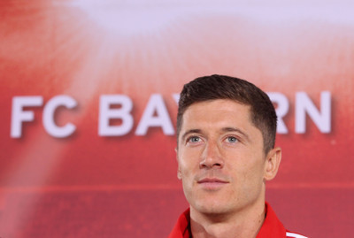 

Sports Robert Lewandowski Soccer Player Robert Lewandowski FC Bayern Munich Polish HD Wall Poster Paper Print(12 inch X 18 inch, Rolled)