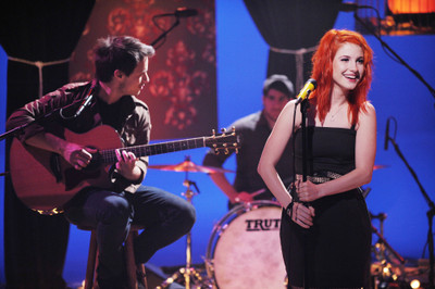 

Akhuratha Music Hayley Williams Singers United States Wall Poster Fine Art Print(12 inch X 18 inch, Rolled)