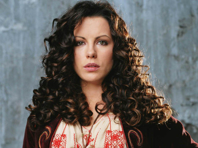 

Movie Van Helsing Kate Beckinsale Anna Valerious HD Wallpaper Background Paper Print(12 inch X 18 inch, Rolled)