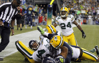 

Sports Seattle Seahawks Football Seahawks Green Bay Green Bay Packers HD Wall Poster Paper Print(12 inch X 18 inch, Rolled)