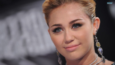 

Music Miley Cyrus Singers United States HD Wallpaper Background Fine Art Print(12 inch X 18 inch, Rolled)