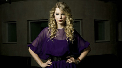 

Akhuratha Music Taylor Swift Singers United States Wall Poster Fine Art Print(12 inch X 18 inch, Rolled)