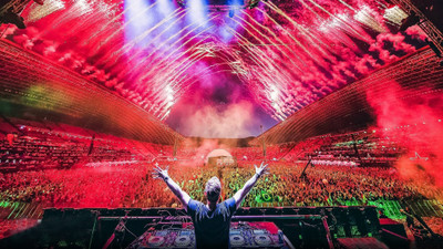 

Akhuratha Music Hardwell DJ Ultra Music Festival Robbert Van De Corput Croatia Wall Poster Fine Art Print(12 inch X 18 inch, Rolled)