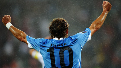 

Sports Diego Forlan Soccer Player Wall Poster Paper Print(12 inch X 18 inch, Rolled)