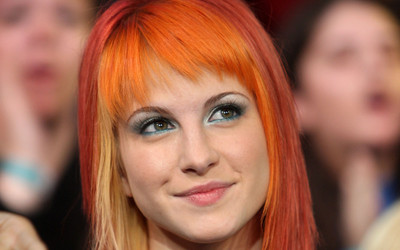 

Akhuratha Music Hayley Williams Singers United States Wall Poster Fine Art Print(12 inch X 18 inch, Rolled)