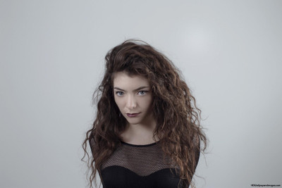 

Akhuratha Music Lorde Singers New Zealand Wall Poster Fine Art Print(12 inch X 18 inch, Rolled)