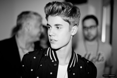 

Music Justin Bieber Singers Canada HD Wallpaper Background Fine Art Print(12 inch X 18 inch, Rolled)