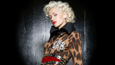 

Akhuratha Music Gwen Stefani Singers United States Wall Poster Fine Art Print(12 inch X 18 inch, Rolled)