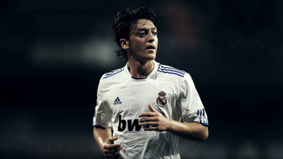 

Sports Mesut Ozil Soccer Player Wall Poster Paper Print(12 inch X 18 inch, Rolled)