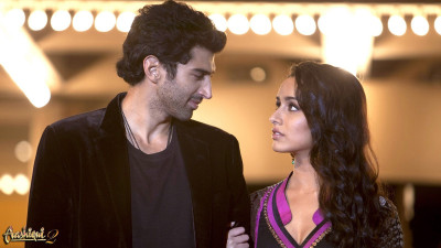 

Akhuratha Poster Movie Aashiqui 2 HD Wallpaper Background Fine Art Print(12 inch X 18 inch, Rolled)
