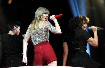 

Music Taylor Swift Singers United States Wall Poster Fine Art Print(12 inch X 18 inch, Rolled)