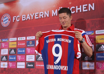 

Sports Robert Lewandowski Soccer Player FC Bayern Munich Polish Robert Lewandowski HD Wall Poster Paper Print(12 inch X 18 inch, Rolled)