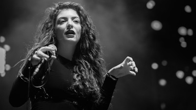 Music Lorde Singers New Zealand Wall Poster Fine Art Print(12 inch X 18 inch, Rolled)