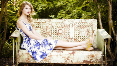 

Music Taylor Swift Singers United States Wall Poster Fine Art Print(12 inch X 18 inch, Rolled)
