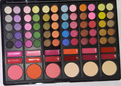 

Aaxyone 3 D Series Make Up Kit Eye Shadow PLatte