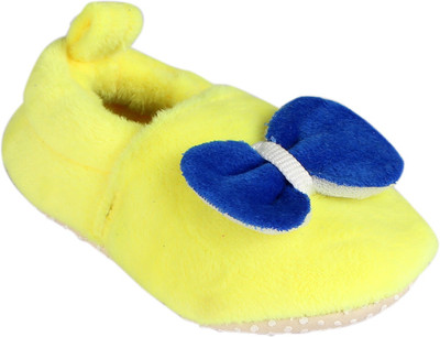 

Chiu Soft Sole shoes Booties(Toe to Heel Length - 12 cm Yellow)