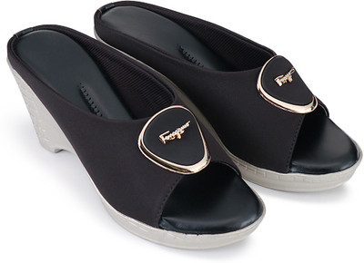 

Rimboll Women Black Wedges
