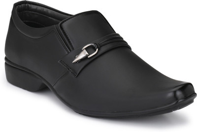 Lee Peeter Slip On For Men(Black , 7)