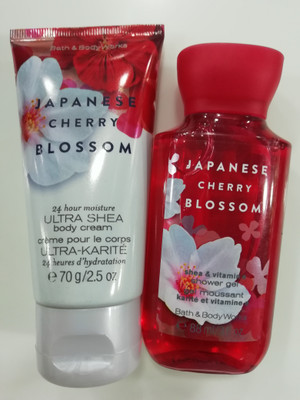

Bath and Body Works BODY WASH AND BODY CREAM COMBO(Set of 2)
