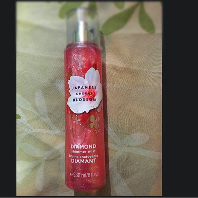 

Bath and Body Works Japanese Cherry Blossom Diamond Shimmer Mist Body Mist - For Women(236 ml)