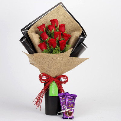 

Ferns N Petals 10 Red Roses Beautifully Wrapped with Two Chocolates for Birthday/Anniversary/Valentine's Gifting Combo(200gm)