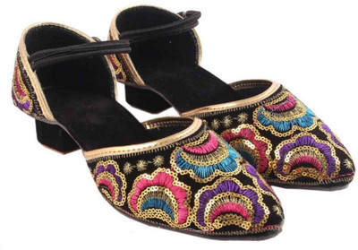 

Sanaya Girls Slip-on Flats(Black