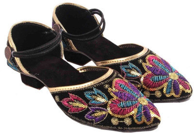 

Sanaya Girls Slip-on Flats(Black