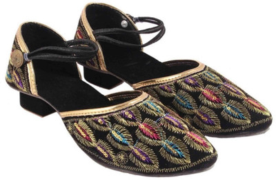 

Sanaya Girls Slip-on Flats(Black
