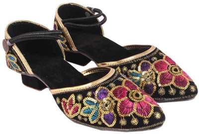 

Sanaya Girls Slip-on Flats(Black