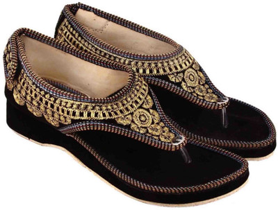 

Sanaya Girls Slip-on Flats(Black