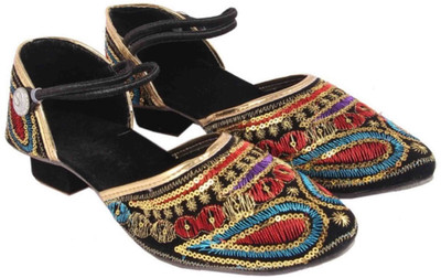 

Sanaya Girls Slip-on Flats(Black