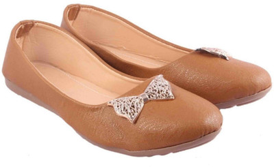 

Kesar Designs Girls Slip on Jutis(Brown